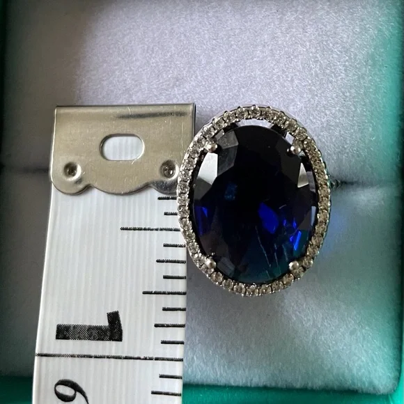 Beautiful Royal blue cocktail statement ring 💍 - Picture 11 of 11